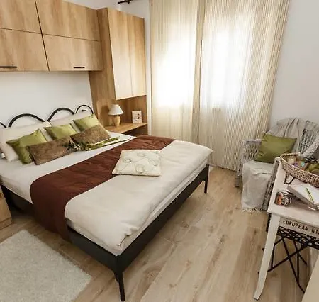 Argola Apartments *