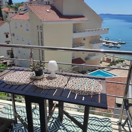 Argola Apartments